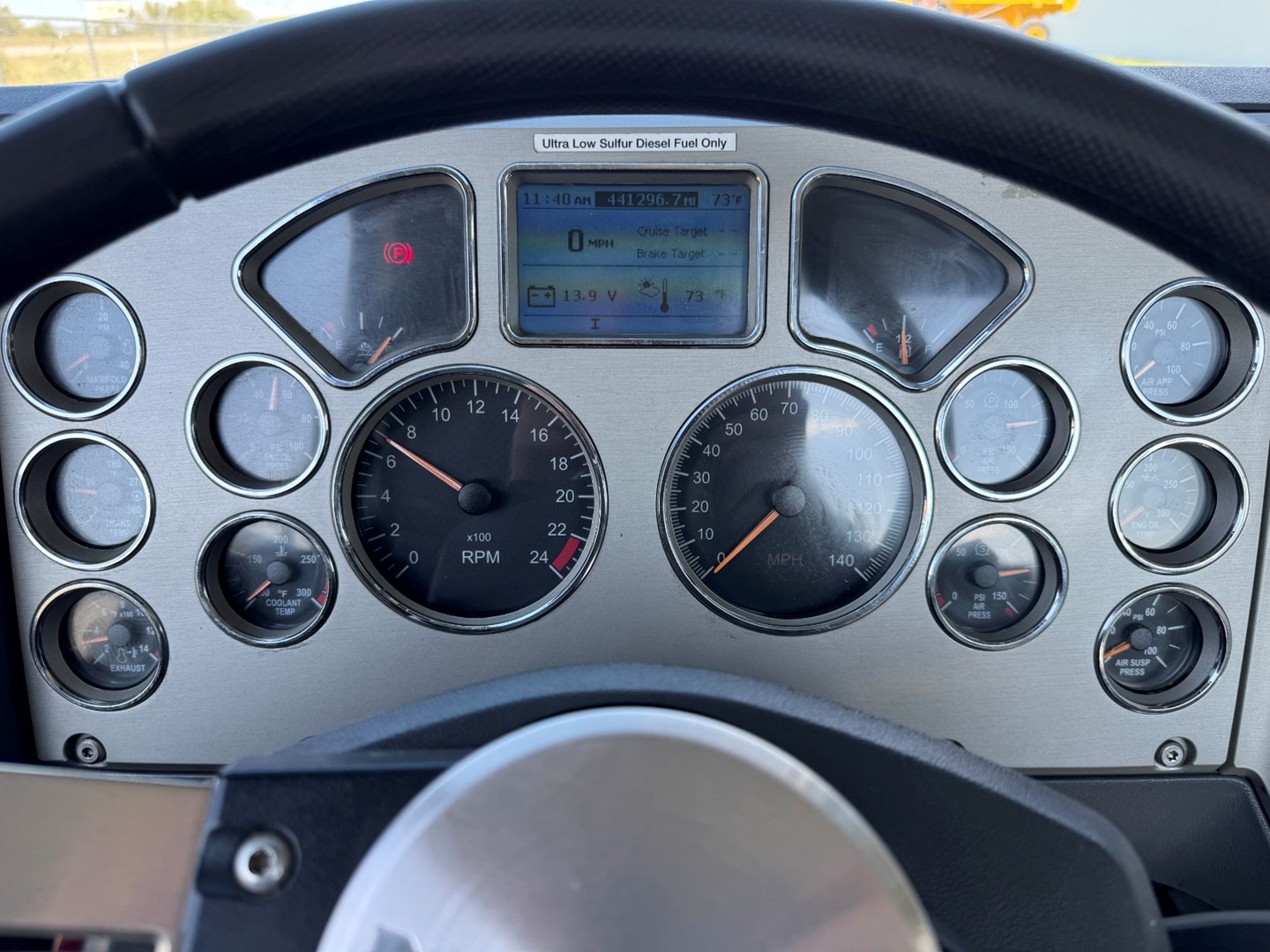 2016 MACK CXU613 - USED TRUCKS DAY CAB - image 15